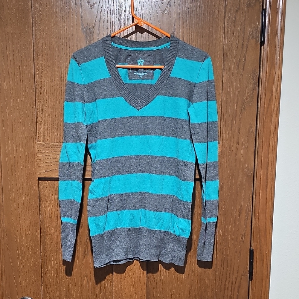 Nollie Teal and Gray V-Neck Sweater